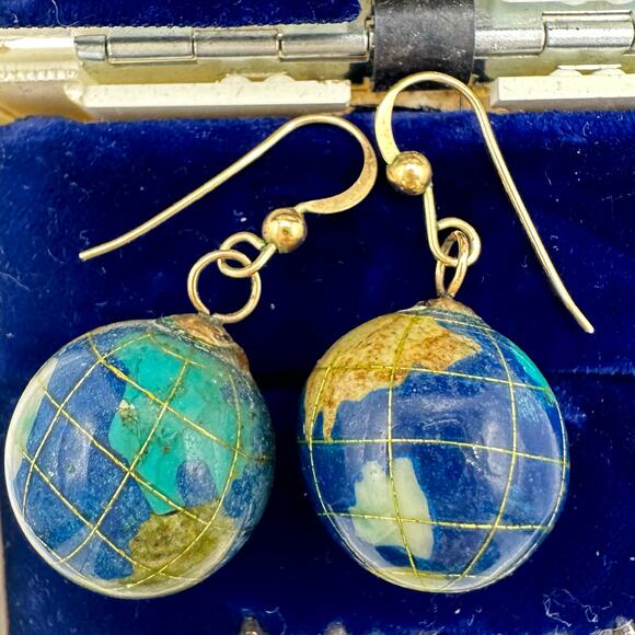 Vintage gold plated semiprecious gemstones inlay globe earth hook drop earrings - Picture 3 of 8